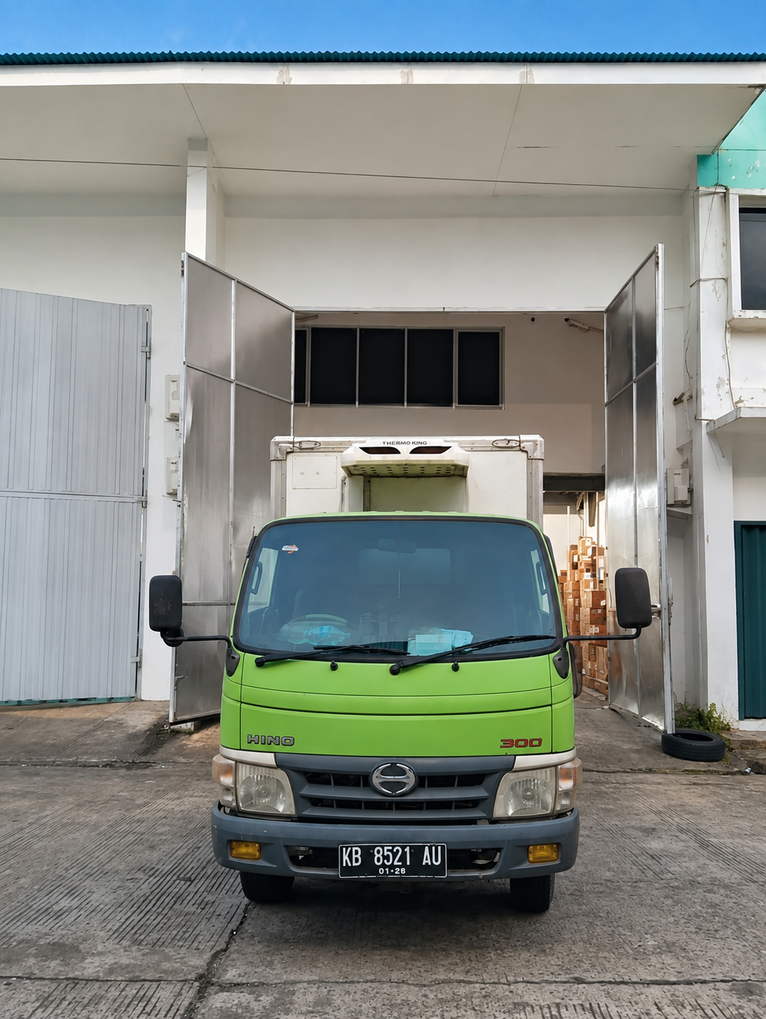 Foto Armada Pengiriman Mobil Ekspedisi Adelia